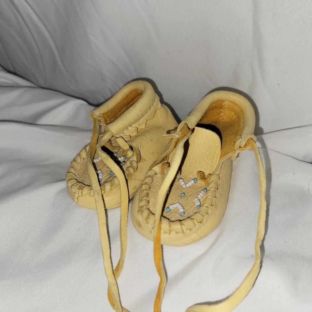 Vintage baby mocassins